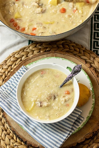 This Greek lemony fish soup is one of my favorite comfort meals. Simple ingredients, clean flavors, and best enjoyed freshly made with plenty of toasted bread on the side. If you’ve never tried psarosoupa before, this is a great place to start. Comment RECIPE and I’ll send it to you 💙 You can also find the full recipe here: https://www.dimitrasdishes.com/greek-psarosoupa-recipe-lemony-fish-soup/ | Dimitra's Dishes