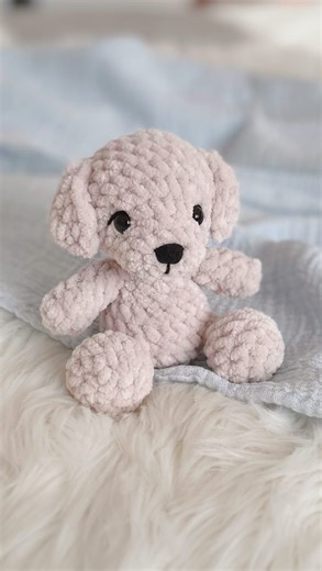 Jenny Deng on Instagram: "🌼A embroidery tutorial for my golden retriever puppy. This is similar to the method for poodle and corgi in most respects, only the nose a little bit wider than the other two because golden retriever is a large breed dog.😄 #crochet #crochettechnique #crochetskills #crochettips #crochettutorial #crochettutorials #crochetaddict #crochetlove #crochetdesigner #crochetdog"