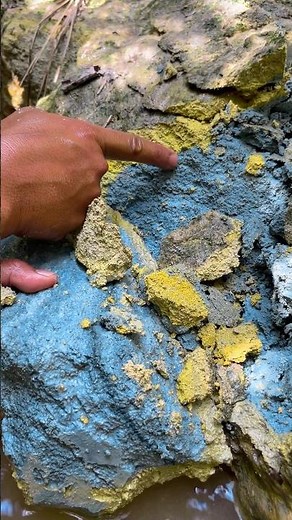 Mining for gold in small, rocky and sandy rivers | Gold prospecting | Panning for gold | Gold hunter