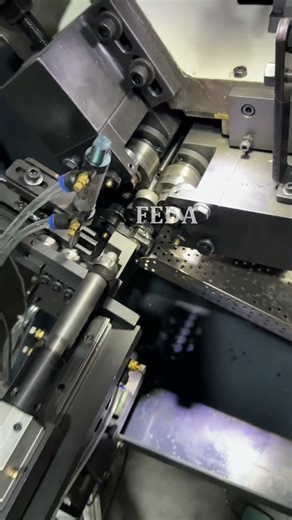 FEDA 3-Axis hydraulic machine FD-30A equipped with bowl feeder is to roll NPTF 1/4-18 taper threads.