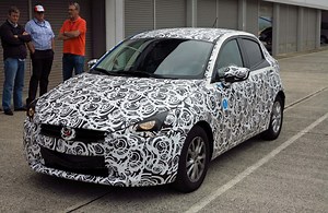 Voici la nouvelle Mazda2, intérieur-extérieur