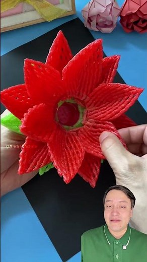 This is how you can make a flower with recycled material
