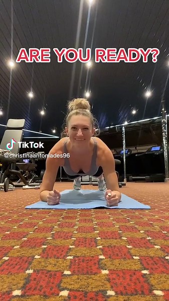 Plank Challenge 💪🏼 Can you be in sync with the beat? 😉 #fitness #foryou #dance #plank #workout