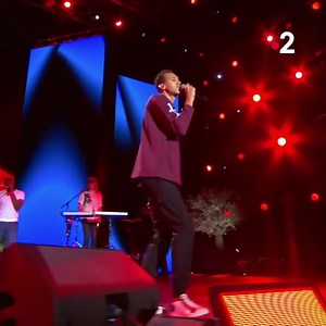 🎵🎶... Fais-moi tourner... Sous mes pas glissent les années Toi et moi jusqu'au bout d'aimer on pourra chalouper, chalouper, chalouper...🎶🎵 Ce soir à 21h05 sur France 2 dans le programme "Les Estivales de Culturebox" #lundimechant #chalouper | Gaël Faye