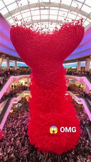 ballon so of.mall #balloonpopdating #balloonparade #balloon #newyear2026#allinone #youtubeshorts