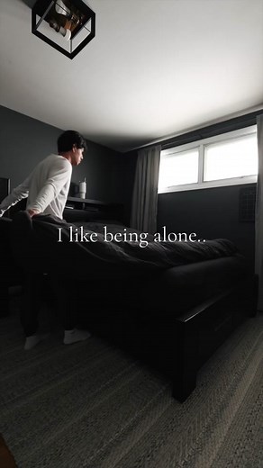1.12.23 Friday’s Alone vlog 😌🖤 I’ve found peace being alone and it’s really helped strengthen my mental. Although I enjoy people’s company I find that being alone brings out my best work 🖤 here’s to those working on themselves 🙌 #dayinmylife #dayinthelife #alone #homebody #stayingin #introvert #vlog #minivlog