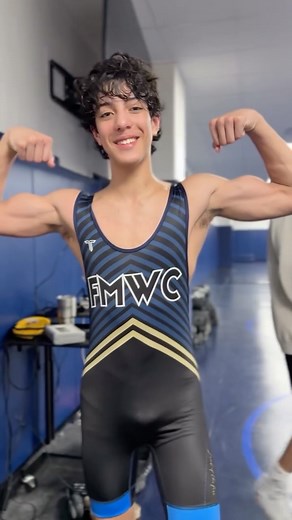 Dario | Glass Science on Instagram: "Competition ready, but had to hit that @thecharlesglass double front bicep pose first 🔥 Wrestling weigh-in turned Glass Science moment 💪"