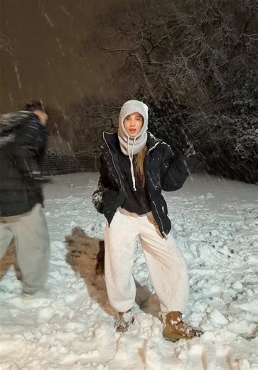 summer isn’t over yet 😗✌🏼 @Zara Larsson #fyp #paravoce | zara larsson