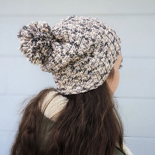 Simple Crochet Slouchy Beanie Pattern | Jewels and Jones