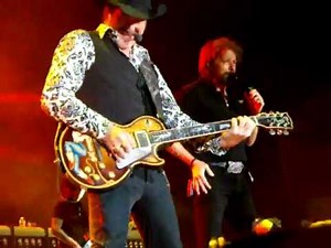 Brooks & Dunn - Hard Workin' Man (LIVE) @ Pan American Center