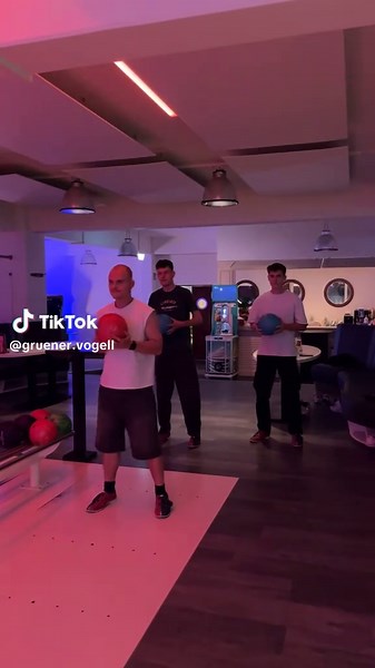 Bowling Spaß auf der Wii mit den Boys