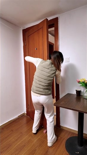 Door Stop Saved Me from an Intruder! 🚪😱