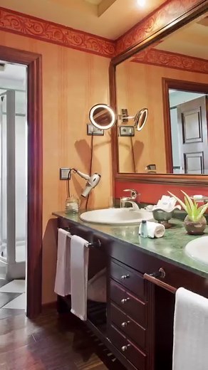 ¡Feliz Día de las Islas Baleares! El Hotel Elba Sunset Mallorca te brinda una oportunidad única para disfrutar de una experiencia completa: 🍴 Gastronomía: nuestros chefs te deleitarán con los mejores platos de la tierra. 🏊 Desconexión: date un baño frente al mar en la infinity pool o pasea por la orilla de la playa. 💆 Bienestar: relaja cuerpo y mente en el spa. ⛪ Cultura: cientos de rincones y monumentos para empaparte de las tradiciones mallorquinas. Alójate en nuestro hotel con la TARIFA RE