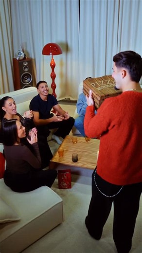 𝐂𝐚𝐦 & 𝐓𝐡𝐞𝐨 on Instagram: "Être au bon endroit, avec les bonnes personnes, et la meilleure offre @paypal x @ubereats_fr ❤️🫂 *Offre soumise à conditions consultables sur https://www.paypal.com/fr/campaign/uber-offre. L'offre prend fin le 01/05/2026. Réservée aux nouveaux utilisateurs Uber One qui souscrivent avec PayPal. Vous pouvez annuler à tout moment. #PayPal #UberOne #UberEats #Publicité"