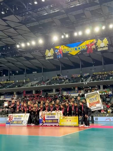 川合俊一 on Instagram: "天皇杯、皇后杯の決勝戦！ 皇后杯はとんでもない大接戦のうえ、大阪マーヴェラスがNECレッドロケッツをくだし優勝🏆 天皇杯は粘るヴォレアス北海道を後半引き離した、ウルフドッグス名古屋が制し優勝🏆 男女共に見応えたっぷりの素晴らしい決勝戦でした。 優勝おめでとう👏 参加した全てのチームの皆さん、お疲れさまでした。 スタッフ、関係者の皆様もお疲れさまでした。 そして応援して下さったファンの皆様、ありがとうございました。 #バレーボール #天皇杯 #皇后杯 #決勝 #大阪マーヴェラス #ウルフドッグス名古屋 #優勝"