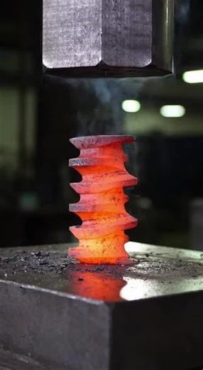 Crushing Hot Cluster with Hydraulic Press