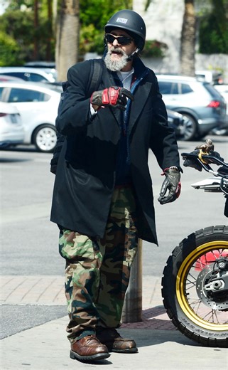 Breakfast Club’s Judd Nelson looks unrecognizable during rare outing