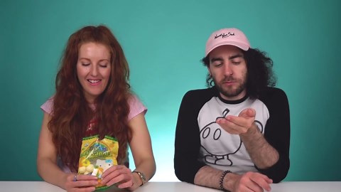 Irish People Try Hello Kitty Marshmallow Candy