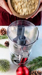 These old-fashioned Iced Oatmeal Cookies are soft, chewy, and incredibly delicious. These cookies require no dough chill time and can be made from start to finish in under 30 minutes. These cookies remain soft and delicious even 1 week after making them. Comment “recipe” for the full recipe to be sent directly to you. You can also find the full recipe on my blog simplebakingwithpep.com. https://simplebakingwithpep.com/iced-oatmeal-cookies/ Here are a few tips: The oats in these cookies are pulse