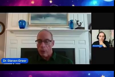 El misterio del vuelo MH370 acaba de dar el giro más turbio de la historia. ✈️🤯👇El Dr. Steven Greer acaba de revelar que un científico de la NSA analizó los famosos videos del avión desapareciendo y confirmó dos cosas aterradoras:Lo que se tragó al avión fue un 'Puente de Einstein-Rosen' (un agujero de gusano que dobla el espacio-tiempo como si fuera una hoja de papel, teletransportando la materia).NO fueron los aliens. Es TECNOLOGÍA HUMANA clasificada. Armas secretas del gobierno.Si esto es r