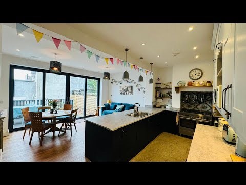 Totterdown's Modern & Vintage inspired Home | Bristol, United Kingdom | Hotel Review ⭐
