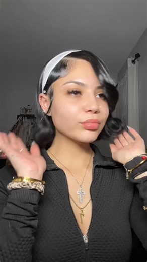 @x0.lisss_ on Instagram: "✨ TikTok : @x0.lisss_ #fyp #signlanguage #grwm #hairstylist"