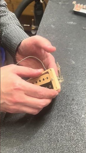 Mount your pickup rings in seconds with this simple trick #guitarpickups #guitarmods #gibson