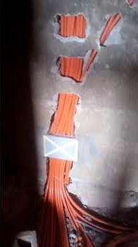 Voici comment on installe les tubes orange électrique