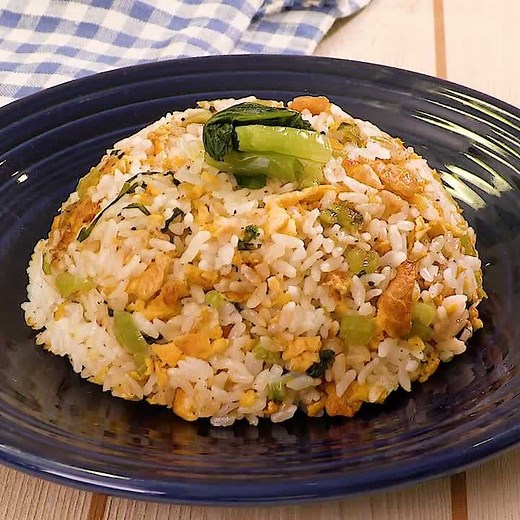 シャキシャキ食感が◎ 野沢菜チャーハンのレシピ動画・作り方 | デリッシュキッチン