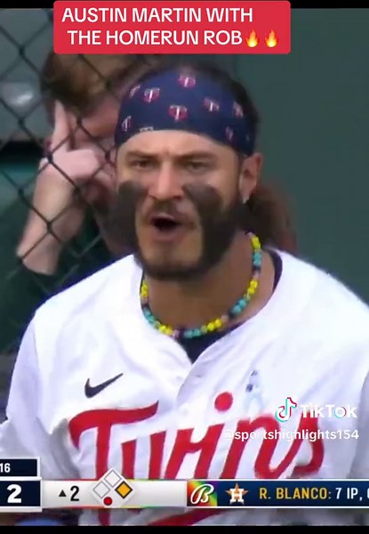 Austin Martin's Amazing Home Run Robbing Catch