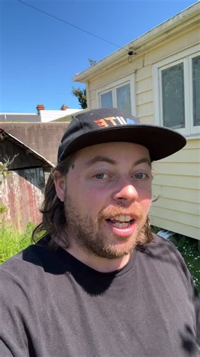 You tell me Was it the 1- Bent spoon 2- saw rust 3- glasses 4- EarPods #trades #newzealand #relatable #reels #auckland #entrepreneur | Will Hamm