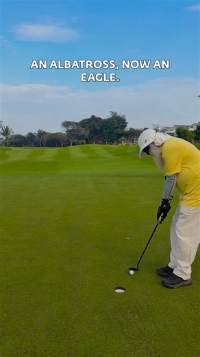 Sadhguru lands an Eagle on the Golf Course | Sadhguru