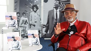 339 reactions · 56 shares | Motown Records songwriter and Vietnam veteran Melvin Moy will be signing his book “Motown and Vietnam” on Saturday, June 3, from 2-4 pm at the Motown Museum! Mr. Moy’s book talks about the support Motown showed our troops as they fought in the Vietnam War. Books will be available for purchase in the Museum Store. We hope to see you there! #motownmuseum #motownbythebook #melvinmoy | Motown Museum | Facebook