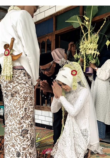 The Essence of Javane Wedding Customs