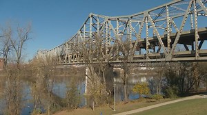 Water traffic on Ohio River closed as advanced steel testing done on Brent Spence