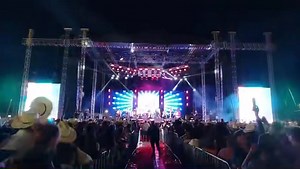 36K views · 1.2K reactions | Así inició la presentación de Tropicalisimo Apache en la Expogan Hermosillo 2025 | Club Amigos Y Fans De Tropicalisimo Apache | Facebook