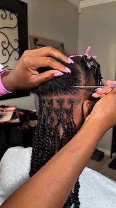 @vbweavin creates small twists with X-Pression Twisted Up – Springy Bohemian Twist 16” 3X in 1B 🤩 The perfect style set up for unique summer hairstyles! . . . #outrehair #outre #outrebraid #outrexpressions #braidinghair #hairinspo #blackhairstyles #hairgoals #naturalhairstyles #teamnatural #protectivestyles #knotlesstwist | Outre