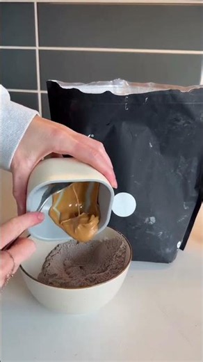 no but seriously my mouth is watering watching this back 🤤 people ask me if I ever have sweets … 🤨