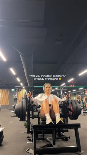 SHAÉ ALYSHA on Instagram: "So me, i guess 🧚🏼‍♀️ (It really do be like that sometimes) p.s this is 10000% a joke xxx • • #gymgirl #gym"