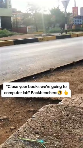 Mūhât_🤫 on Instagram: "High schoolers can relate to this 😂😂😂#shorts #comedy #muhat_60"