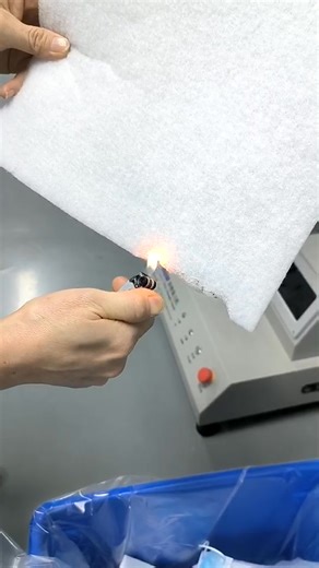 🔥 Can filter media really resist open flame? This one can. This video shows a real flame-retardancy test of our GS Series Filter Media — and the performance speaks for itself. Made with imported flame-retardant fibers, the GS Series offers excellent fire resistance, stable structure, and reliable filtration performance. Its progressive fiber design improves dust-holding capacity while maintaining airflow, and the media can be cleaned and reused for a long service life. ✔ Proven flame-retardant 