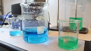 Beakers Medical Laboratory Stok Videosu (%100 Telifsiz) 2113856 | Shutterstock