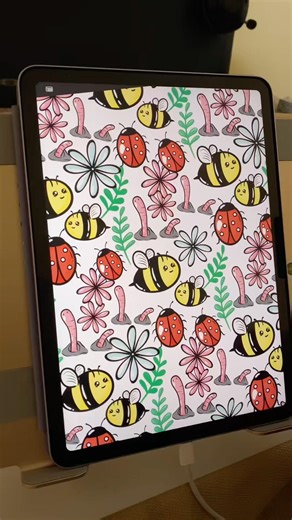 Drawing Cute Animal Spring Pattern on my iPad #artreelsvideo #digitalartshorts #procreateartwork