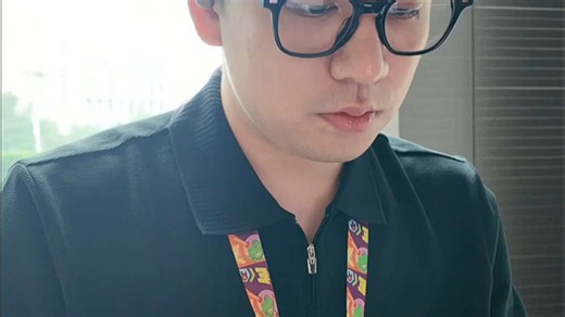 办公不打扰他人，OpenFit 2开放式耳机音质清晰，久戴舒适，通话清楚不漏音。