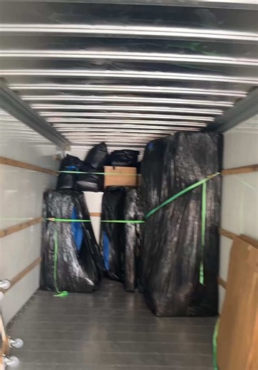 Giving free estimates, 813-365-4962 mqmoving.com. MOVE Quickly Moving Services Tampa. #mover #moving #mudanza #MovingMadeEasy