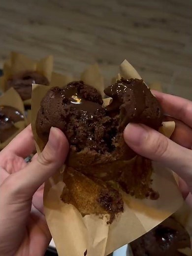 Easy Chocolate-Filled Muffins Recipe! 🍫🧁
