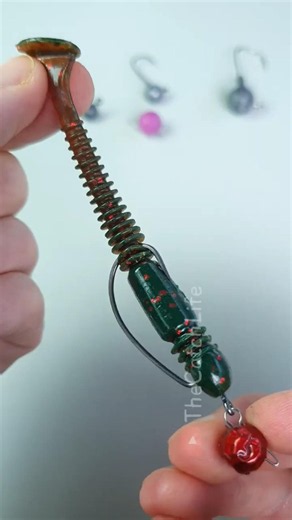 How to Rig a WEEDLESS Offset Hook Properly! 🌿🪝
