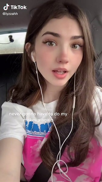 Makeup-Free Beauty Tips from a Young Woman