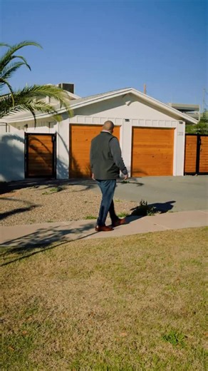 Downtown Gilbert homeowners, this is one of those things you notice once and can’t unsee it 👀 Some of these Heritage District homes just feel…different. Lot sizes. Orientation. Garages where you don’t expect them. It’s part of the history around here. COMMENT: “Heritage” to see homes for sale in the Heritage District. When you use @flatfeefrank, we lean into that history instead of apologizing for it. That’s how you attract the right buyers and get it sold without playing games. If you’ve got a