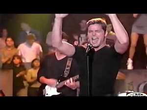 Ricky martin la bomba